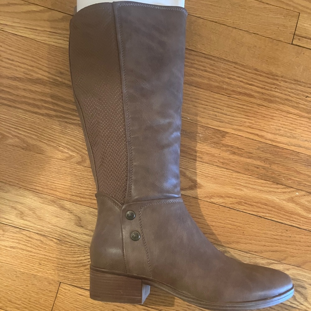 Baretraps Brand New